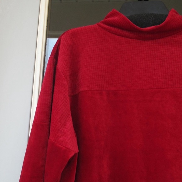 NWT Vintage Red long sleeve velour or velvet like shirt size M - Picture 5 of 11